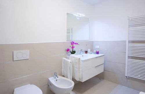 SALA COMACINA APARTMENT NO 4-SLEEPS 10 by Italian Apartments - Foto 13