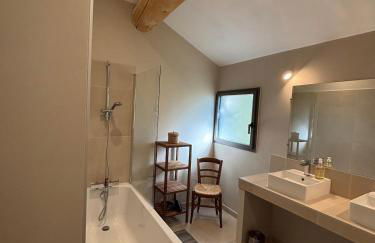 Le Mas des Grillons, mas rénové entièrement climatisé avec piscine et vue Ventoux - Foto 14