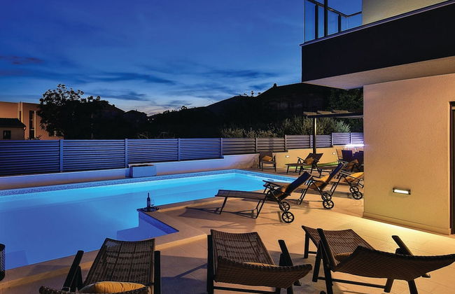 Modern Kastel Villa With Private Pool, Gym, and Large Outdoor Space - Foto 31