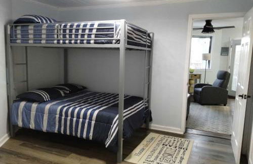 Peaceful Lydia Hide-O-Way - New Pool & Near Beach, Breakfast, Spa & Go-Karts! - Foto 41