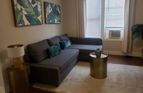 Spacious 2BR Apartment near Airport - Central Charming - Foto 2