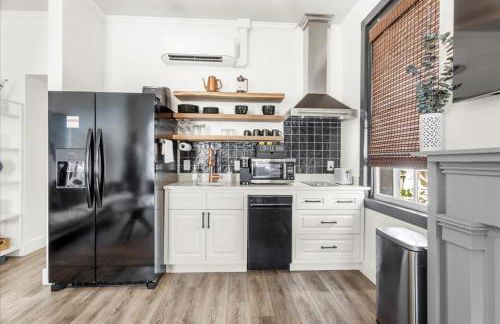 Old Spanish House Suite B Downtown Retreat - Photo 11