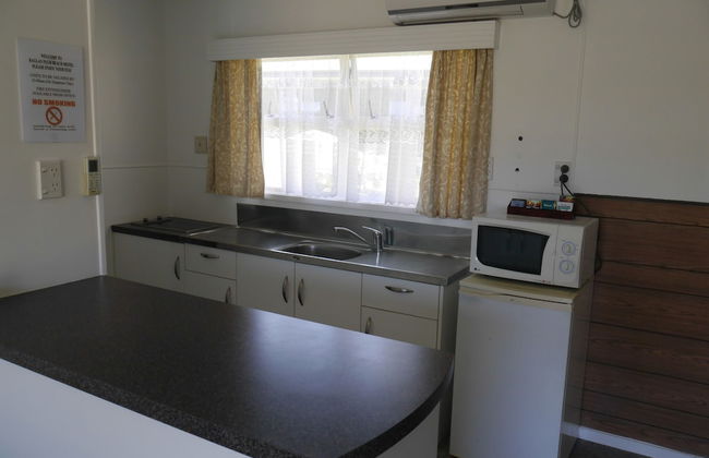 Raglan Palm Beach Motel - Photo 23