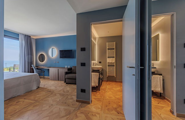 Hotel DeVille - Photo 50