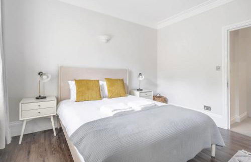 Stylish 3-floor 3bed home with garden near river - Foto 52