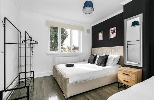 Luxury Large House With Games Room Sleeps Up to 12 - Foto 16