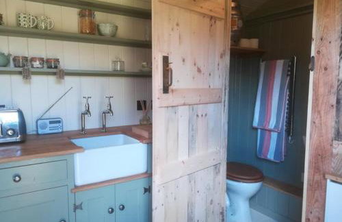 Gaggle of Geese Pub - Shepherd Huts & Bell Tents - Foto 13