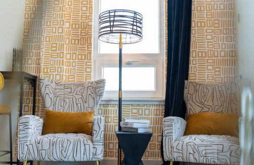 Bright and Bold Escape with NYC Views and Free Parking, Sleeps 9 and 2 Baths - Foto 36