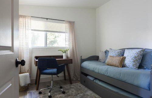 Comfy Home with Game Room & Back Yard - Kid Friendly - Foto 34