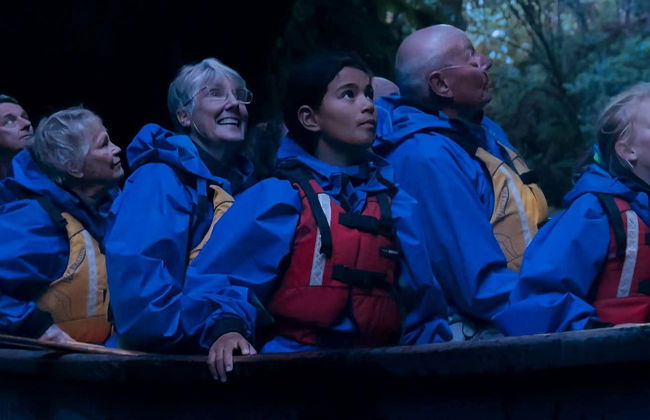 Tour en kayak por el lago McLaren con avistamiento de luciérnagas - Foto 1
