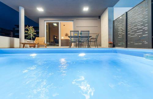 Villa Eni Beachfront apartment with pool - Photo 13