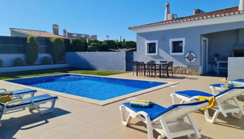 CASA LIMÃO - Private Pool & Garden - Beach & Center 650m - Foto 4, sunbed