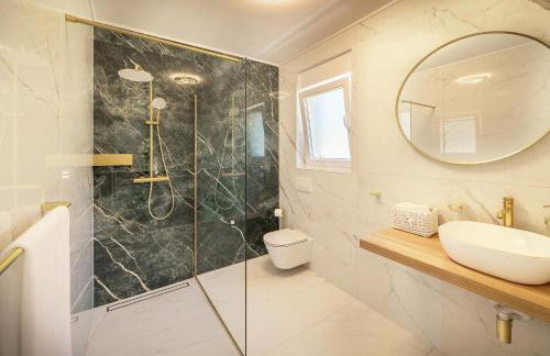 Villa Marina with a Pool - Foto 28