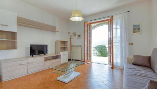 2 Bedroom Lovely Apartment In Cembrano - Foto 3