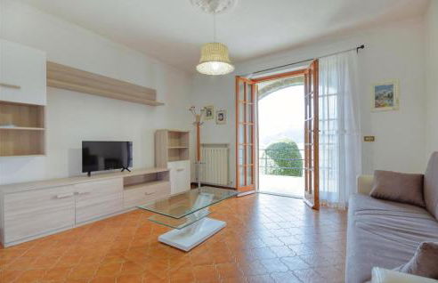 2 Bedroom Lovely Apartment In Cembrano - Foto 3