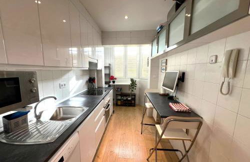 Fabulous Apartment with Garden and Parking - Foto 18