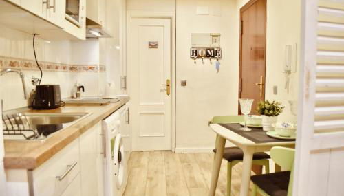 Estudio con encanto en el casco antiguo de Valencia - Photo 2