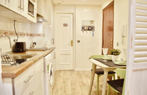 Estudio con encanto en el casco antiguo de Valencia - Photo 2