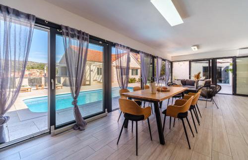 Villa TM with private heated pool, poolhouse & private garage - Photo 17