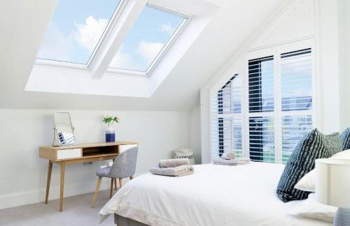 Lakeside property with spa access on a nature reserve Kirrin Barn BV26 - Photo 9