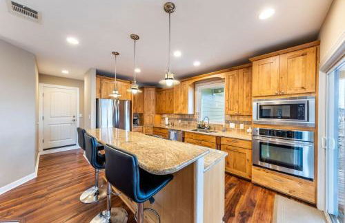 5BR 3BA Spicewood Prime Waterfront w Dock, Theater and Game Room by Austin Vacay - Foto 4