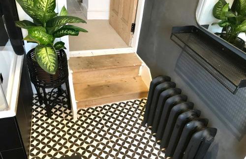 Stylish comfortable home with free parking - Foto 12