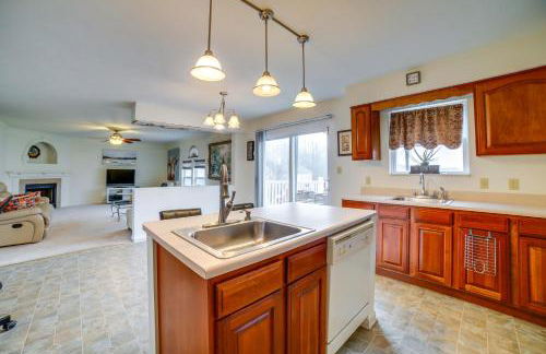 Fireside Gatherings Pet-Friendly Apollo Home - Photo 8