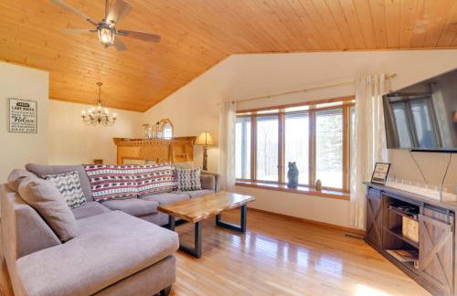 Lovely Terra Alta Cabin Less Than 1 Mi to Alpine Lake - Foto 1