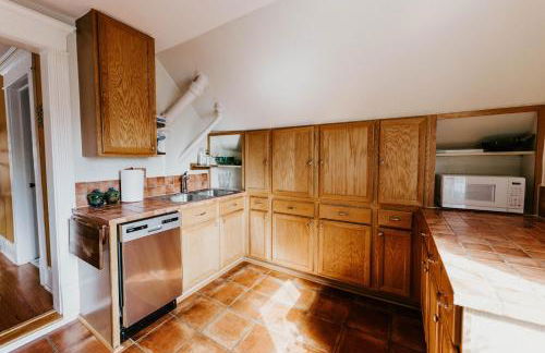 Retro Gem Box Victorian Steps from Irvine Park - Foto 32