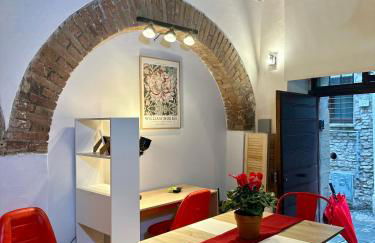 Natural RED Passion in Perugia Downtown - Photo 6