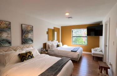 Super stylish 4 BR Home Steps from the Fun - Foto 55