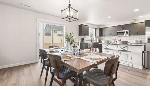 Spacious 6BR - Sleeps 22 - Game Room & Pool Access - Foto 3