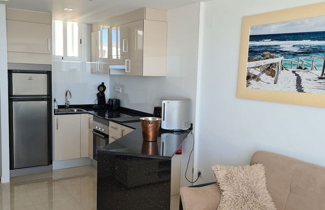 Luxurious 1st Line Top-floor Apartment With Direct Sea Access - Photo 11