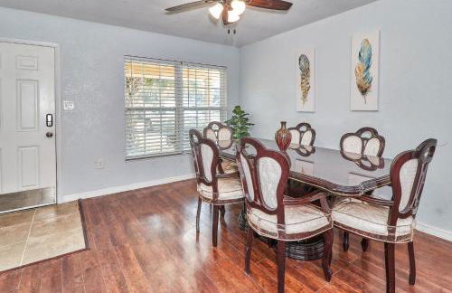 12 Guest Oasis Pool Privacy and Comfort Await - Foto 6