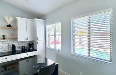 NEW PHX Pool Home With Deep End and Central Location - Foto 7