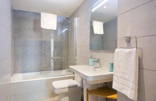 Port Forum Apartments by Olala Homes - Photo 90