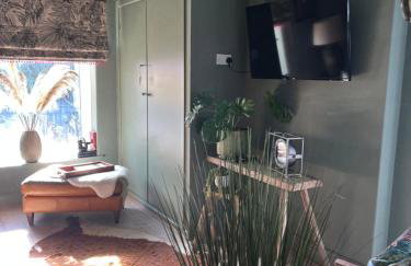 CWTCH COTTAGE Llantrisant 2 bed home - sleeps 4 - Foto 16