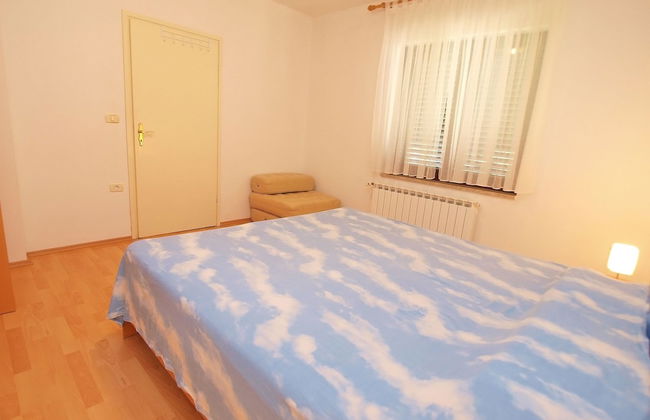 Apartment 21 - Photo 3