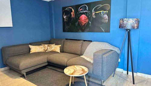 8 min walk to the beach & 10 min walk to Convention Centre ! - Photo 3