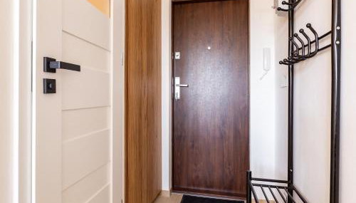Wejhera Beige Chic Apartment by BookingHost - Foto 4, wardrobe