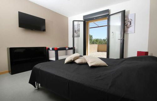 Belle villa avec piscine intérieure et piscine extérieure Gite Les Aiguiers - Foto 32