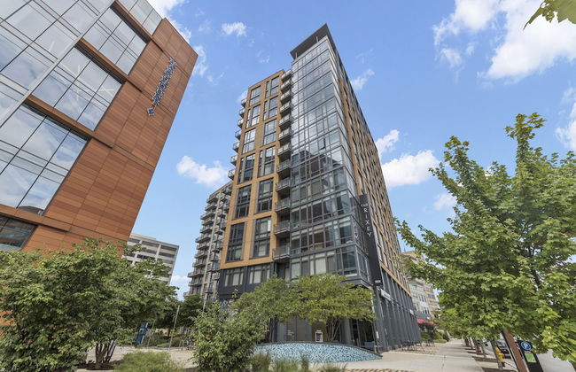 Placemakr Marymount Ballston - Photo 1