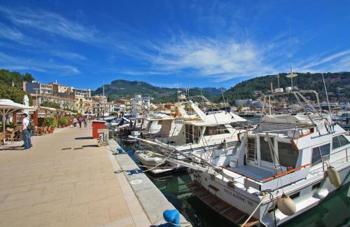 Marina 48 Seafront Apartment - Photo 28