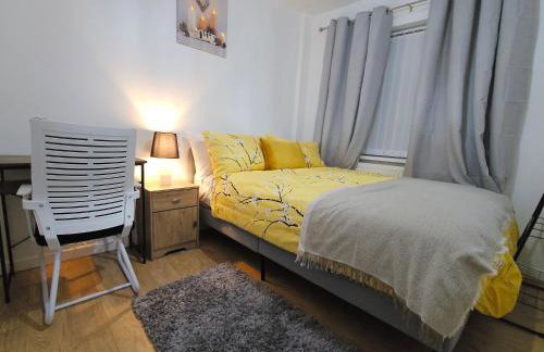 Glebe House - 2 Bedroom Luxury House that sleeps 6, with Free Private Parking, Easy Access to City Centre, and Near the Motorway - Photo 23