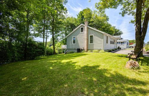 Modern Terryville Cottage with Deck and Lake View! - Foto 24