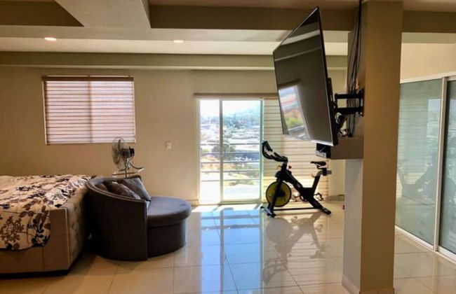 Charming House With Beautiful City View - Foto 24