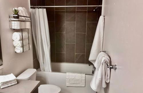 North End - Hyde Park - Hot Tub- Downtown - 3 BR - Foto 30