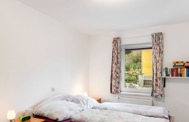 Serene Holiday Home in Naumburg near River - Foto 3