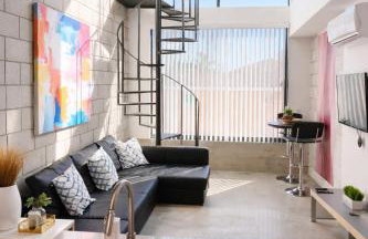 Modern Hillcrest Loft - Walk Everywhere! With Parking, ADA Bedroom & Living Area - Foto 1