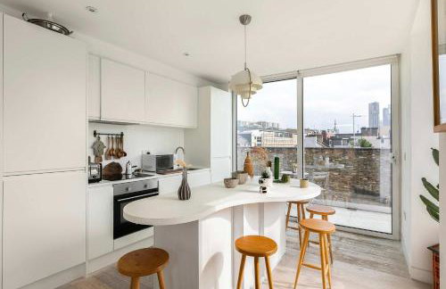 Modern Shoreditch 2 Bedroom Penthouse With Lift & Large Balcony Suit Family Sleeps 4 - Foto 2